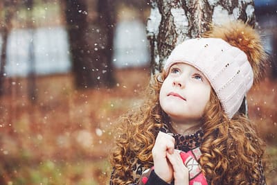 "فَقَالَ اليَهُودُ بَعْضُهُم لِبَعْض: «إِلى أَيْنَ يَنْوِي هذَا أَنْ يَذْهَب، فلا نَجِدَهُ نَحْنُ؟"