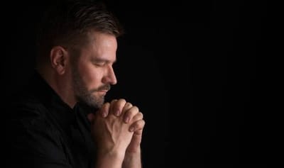 «مَنْ يَخْدُمْنِي فَلْيَتْبَعْنِي... مَنْ يَخْدُمْنِي يُكَرِّمْهُ الآب.»