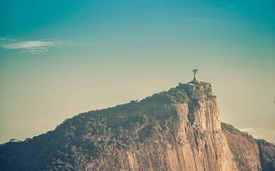 «إِحْذَرُوا أَنْ تُعْرِضُوا عَنِ الَّذي يُكَلِّمُكُم»