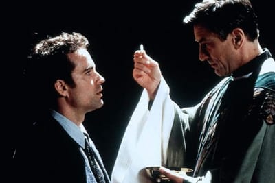 الممثّل والكاهن