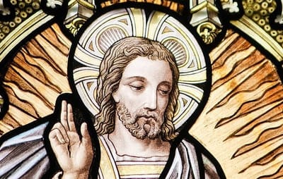 «يا إخوَتِي، لا تَنْقَادُوا لِتَعَالِيمَ مُتَنَوِّعَةٍ وغَرِيبَة، لأَنَّهُ حَسَنٌ أَنْ يُسْنَدَ القَلْبُ بِالنِّعْمَة»