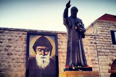 ميراي شربت الزيت من يد القدّيس شربل : لقد شفيت.. تفاصيل أعجوبة للقدّيس شربل سجلّت في العام 2022!