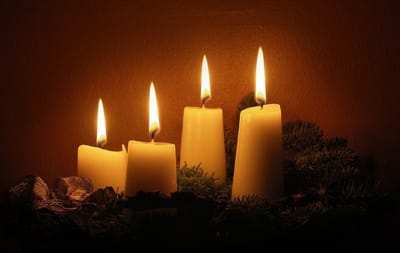 الشمعات الأربعة