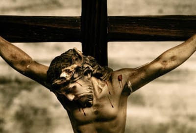 "نسجد لآلامك أيها المسيح... فأرنا مجد قيامتك..."