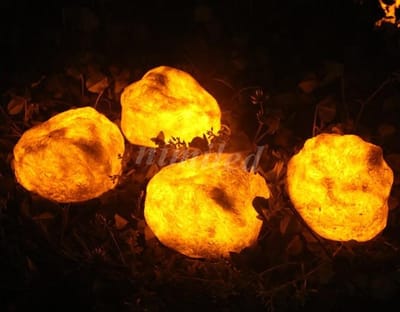 الحجر المضيء