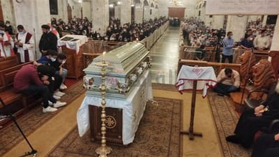 الكاهن الذي أخطأ  في الصلاة فأقام الميت!