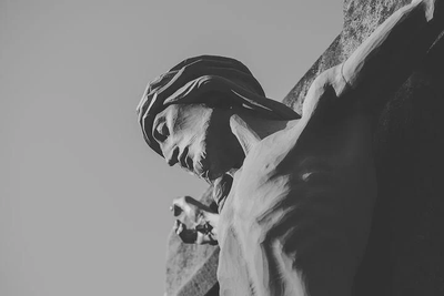 «أَلحَقَّ ٱلحَقَّ أَقُولُ لَكُم: أَلمُؤْمِنُ يَنَالُ حَيَاةً أَبَدِيَّة»