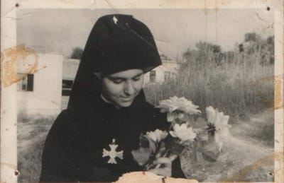 "كانت العذراء مرتدية رداء أبيض وعلى رأسها تاج" هكذا شاهدت وردي منصور مريم العذراء (وثائق بالصور والفيديو)