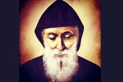 A new miracle: a blind Buddhist woman kneels in front of the tomb of Saint Charbel, and when she left the monastery of Annaya, the miracle happened!