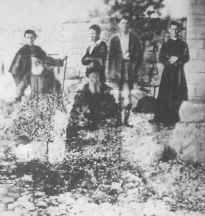 صورة القديس شربل الحقيقية