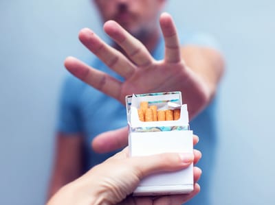 التدخين مرض وضَرَرَه جسيم