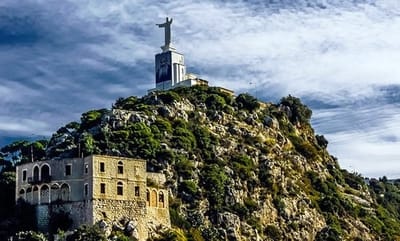 إِنَّ شَعْرَ رَأْسِكُم كُلَّهُ مَعْدُود، فَلا تَخَافُوا!