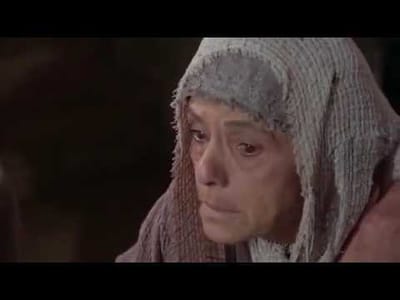 وفَرِحَ الجَمْعُ كُلُّهُ بِجَمِيعِ الأَعْمَالِ المَجِيدَةِ الَّتي كانَتْ تَجْري عَلَى يَدِهِ