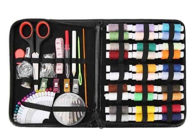 فَإِنَّ أَبْنَاءَ هذَا الدَّهْرِ أَكْثَرُ حِكْمَةً مِنْ أَبْنَاءِ النُّورِ في تَعَامُلِهِم مَعَ جِيلِهِم