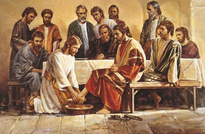 بَلْ مَنْ أَرَادَ أَنْ يَكُونَ فِيكُم عَظِيمًا، فلْيَكُنْ لَكُم خَادِمًا