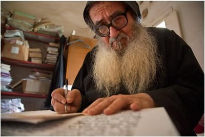 بالفيديو: الحبيس يوحنا خوند "يا مار شربل عجّل اعطينا الشفا من هالكورونا!"