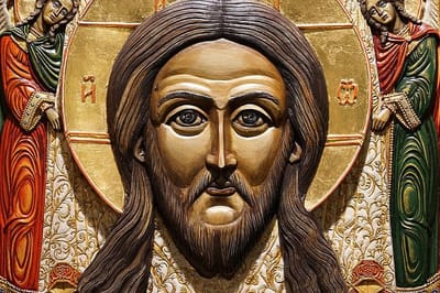 بَيّي أيقونة حيّة