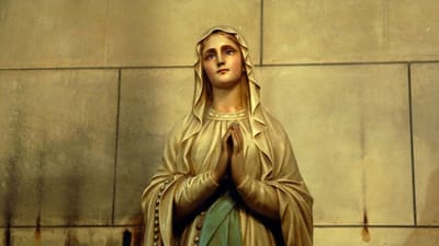 تحيّة إلى والدة الإله