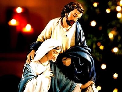 ظهور أيقونة الميلاد داخل جزع شجرة زيتون في إحدى القرى اللبنانية