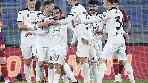 البابا فرنسيس يشدد على أهمية الرياضة ويحيي جهود الشباب في ممارستها