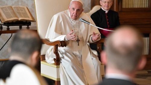 البابا فرنسيس: القديس يوسف أب يتقبل ويحرس ويحلم