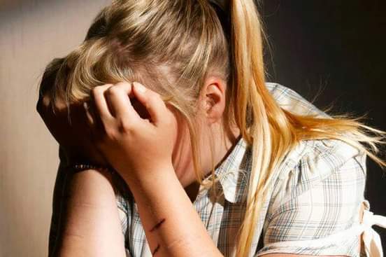 حبلت وأجهضت لأنّ أحدهم قال لها : "إذا بتحبو بعضكن معليش"