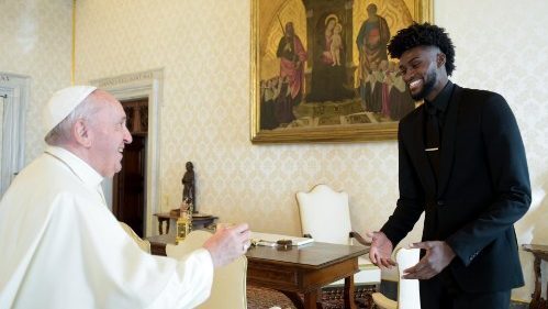 البابا ونجوم الدوري الاميركي للمحترفين ضدّ العنصريّة