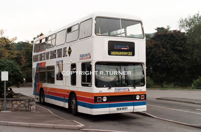 Stagecoach Red & White 813 NUW 665Y.