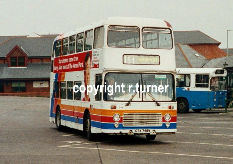 Stagecoach Red & White 841 GTX 748W.
