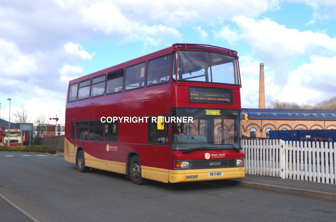 Tanat Valley Coaches 571 R871 MDY.