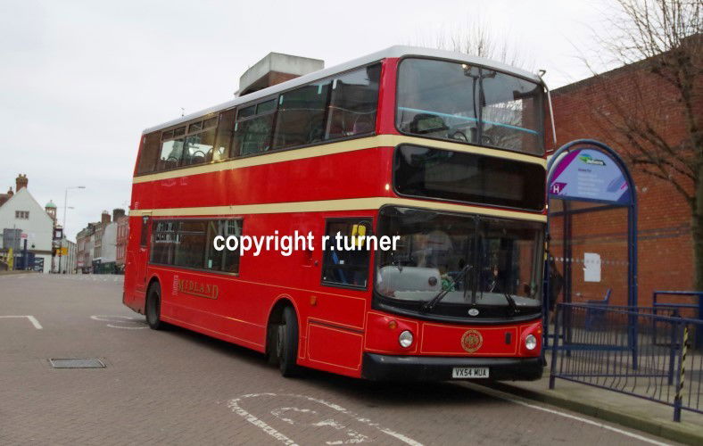 First Midland Buses 33404 VX54 MUA.