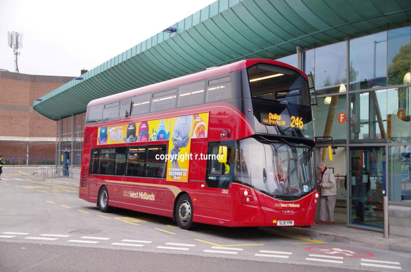 National Express West Midlands 3302 SL16 YPM.