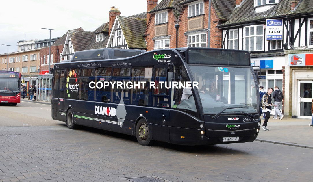 Diamond Bus 30134 YJ12 GUF.