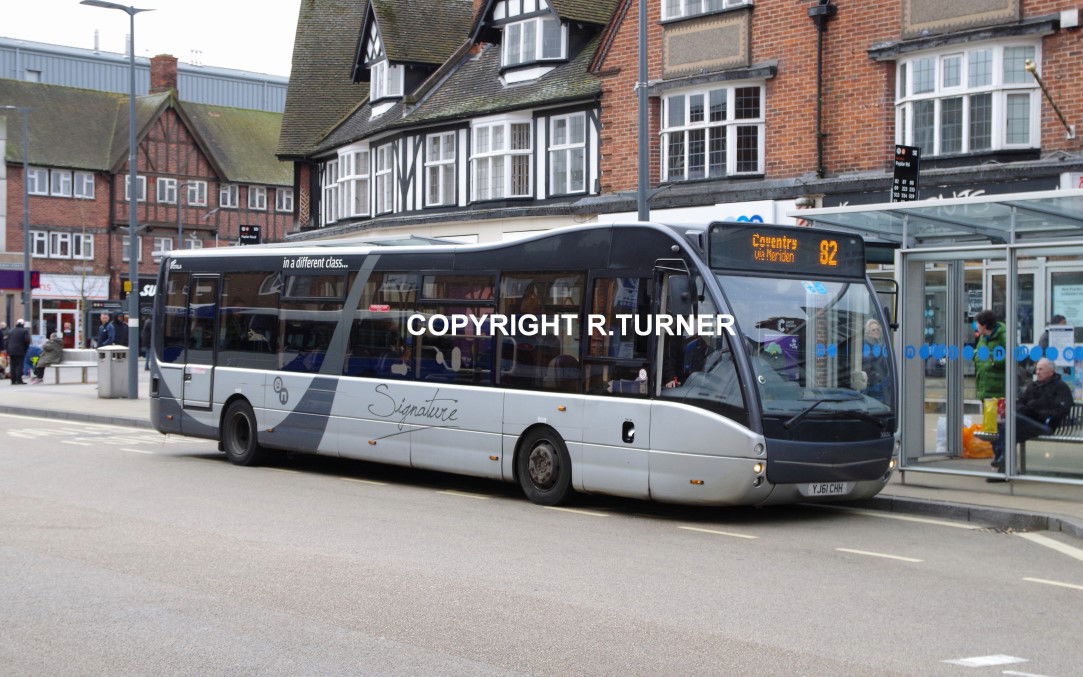 Diamond Bus 30404 YJ61 CHH.