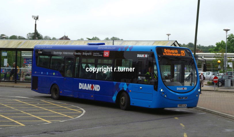 Diamond Bus 32222 SN68 AJH.