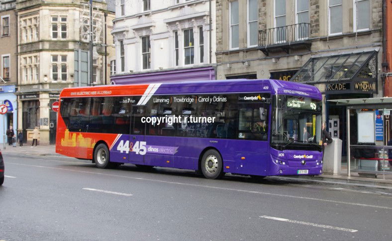 Cardiff Bus 409 CE71 YDD.