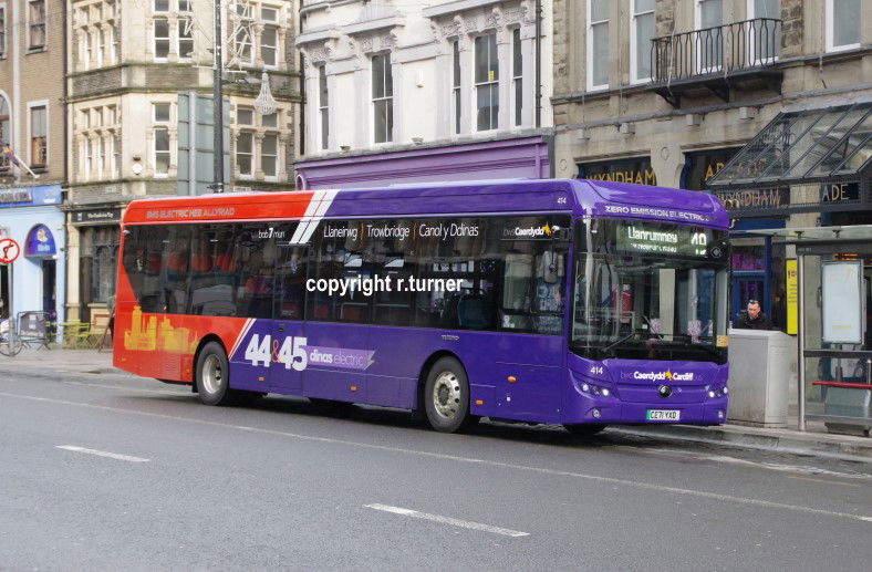 Cardiff Bus 414 CE71 YXD.