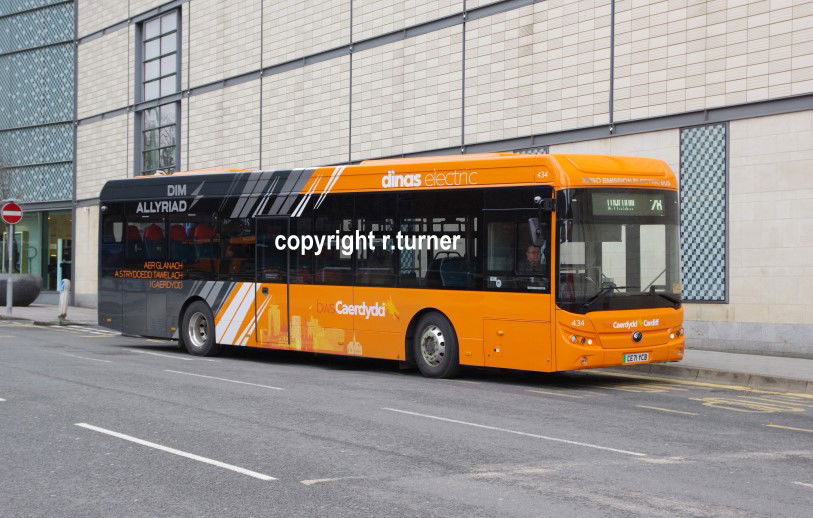 Cardiff Bus 434 CE71 YCB.