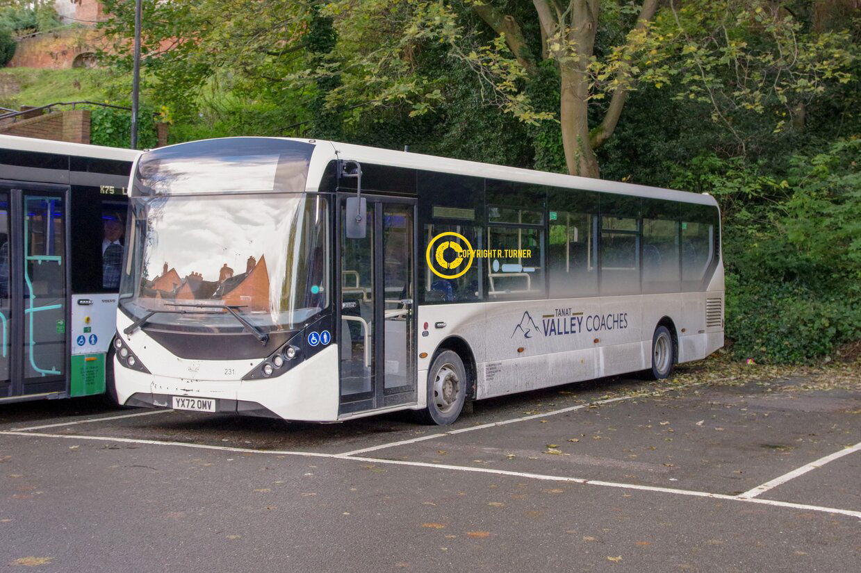 Tanat Valley Coaches 231 YX72 OMV.