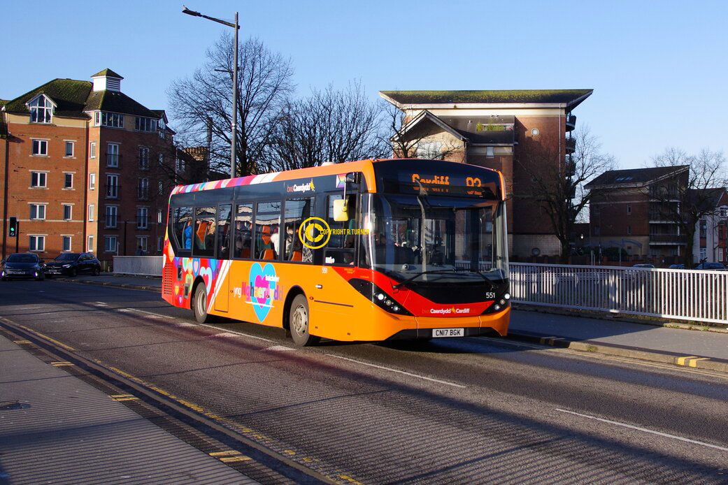 Cardiff Bus 551 CN17 BGK.