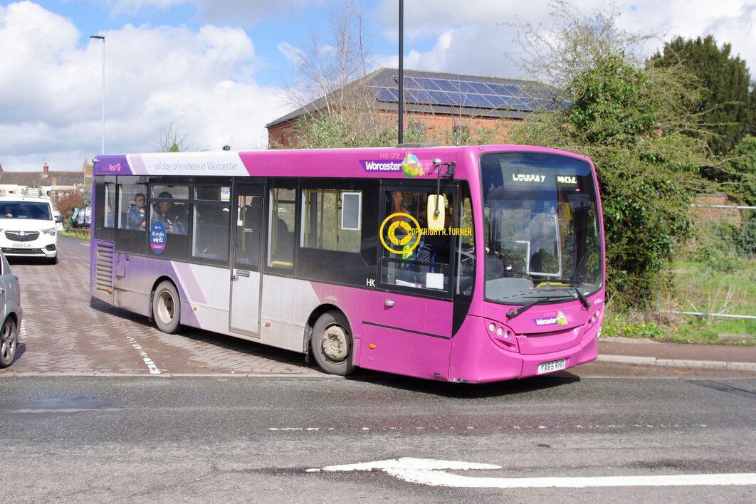 First Midland Buses 44944 YX65 RHO.