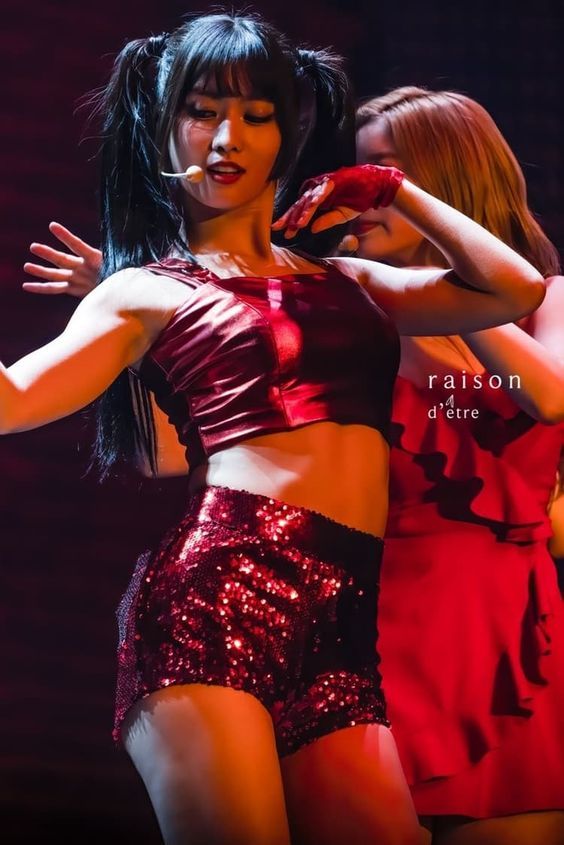 HIRAI MOMO