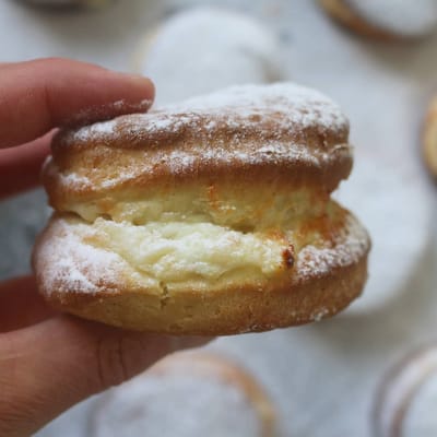 בצק שמרים ממולא גבינות