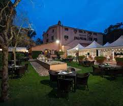 Ristorante - Hotel Pineta dei liberti Ardea Roma, Collaudato e avviato l'impianto ventilazione meccanica per i locali cottura.