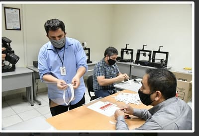 Entregan la UT Paquime e instituciones educativas 2,692 caretas para las y los Héroes de la Salud
