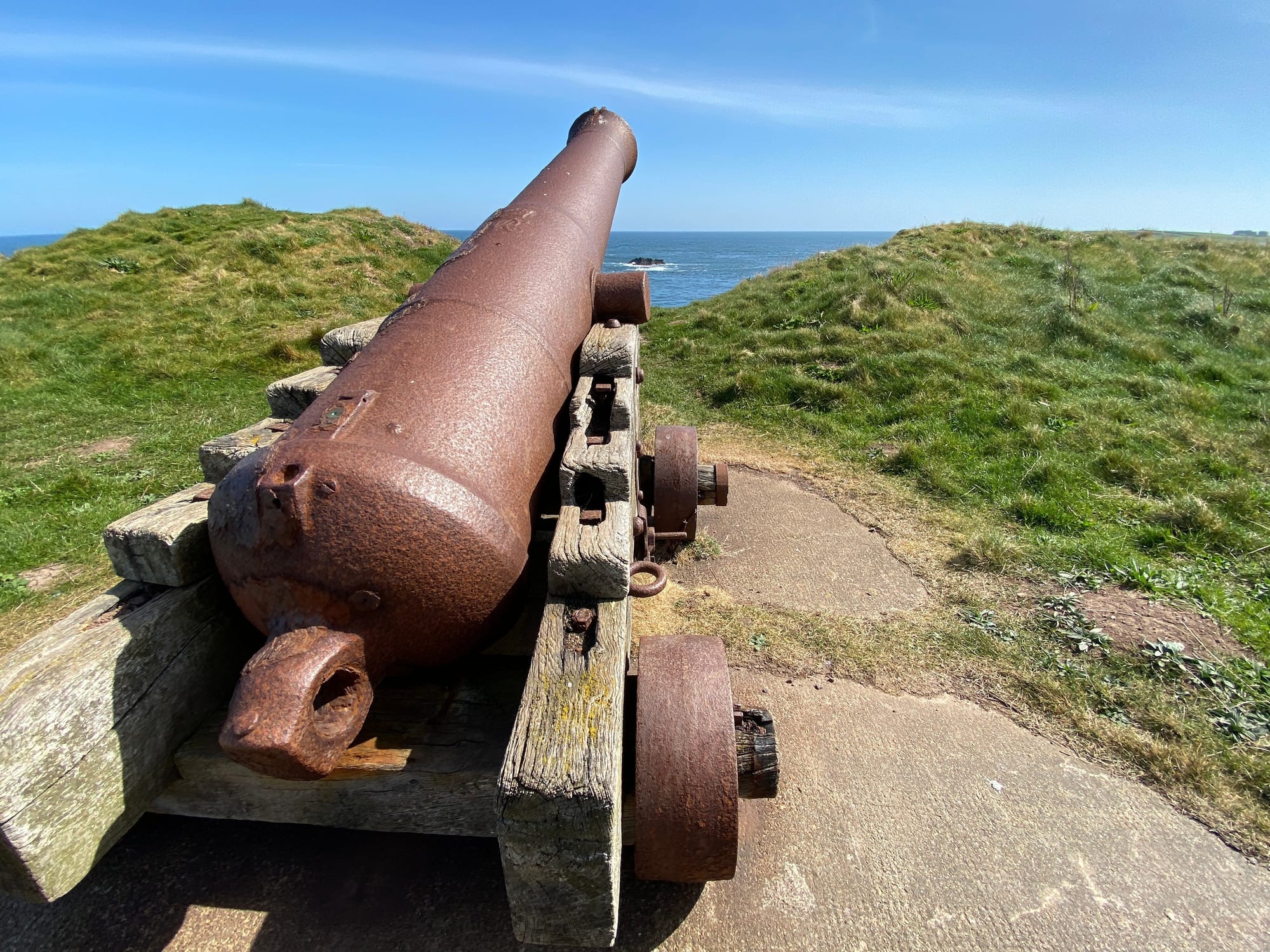 A Fort cannon looking out to sea