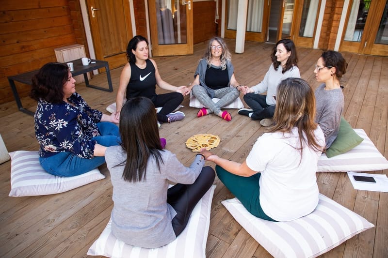 מעגל חגיגי - 9 שנים לקהילת עצמאיות מהבטן