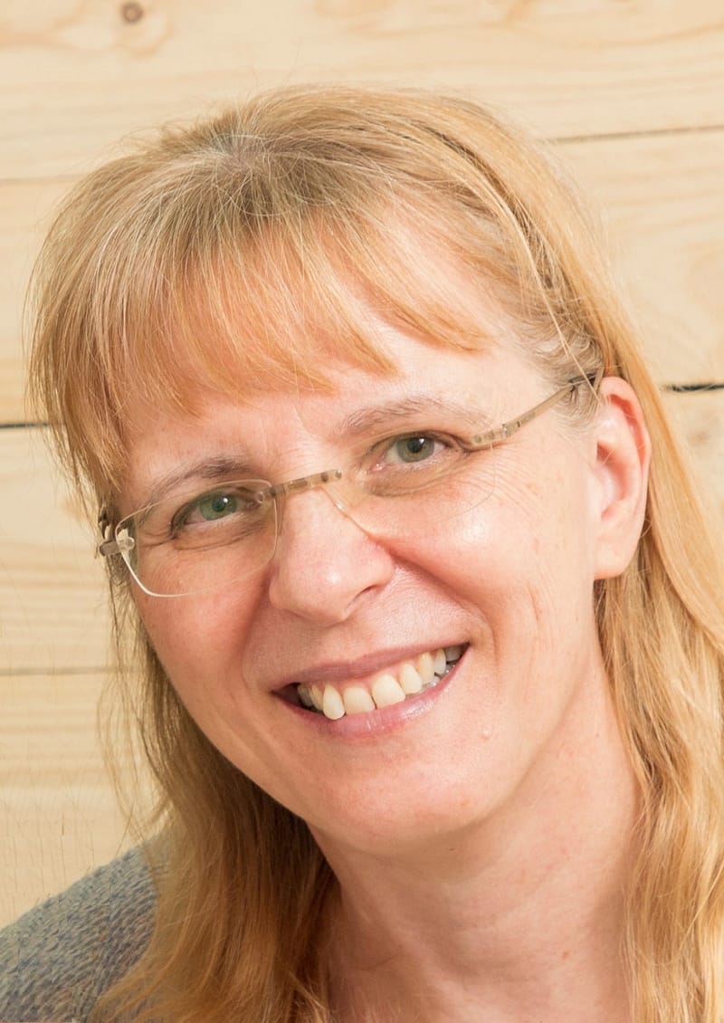 מאירים במאור: ניקיון פסח לגוף ולנפש – בעזרת אייפק | רוזויטה פבזנר