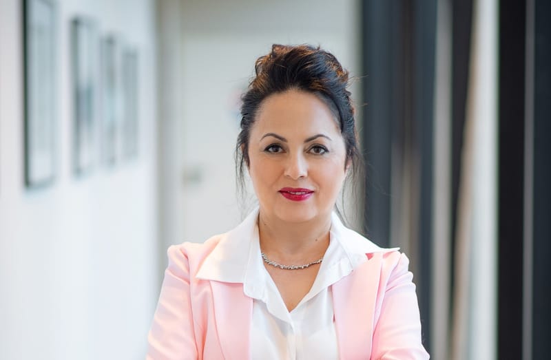 מאירים במאור- מפגש איוורור: הביולוגיה של הסטרס והרוגע- איך המלחמה משפיעה על העור? | שרה ברקאי