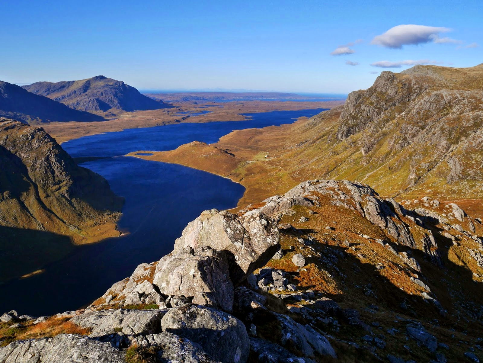 A' Mhaigdean & Dubh Loch